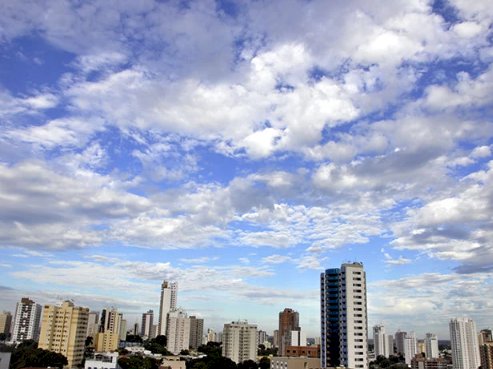 Semana em Cuiabá será marcada por calor intenso e pancadas de chuva