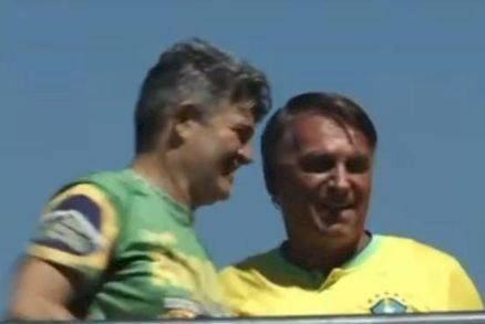 Medeiros e Bolsonaro participam de manifestação na Avenida Paulista em defesa da anistia